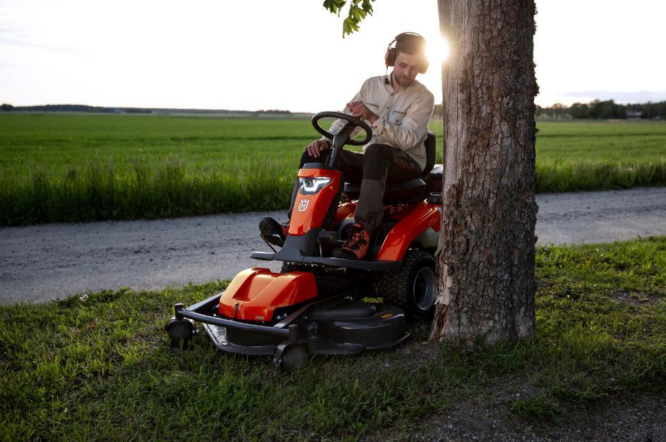 Husqvarna fűnyíró traktorok a Grönway-től!